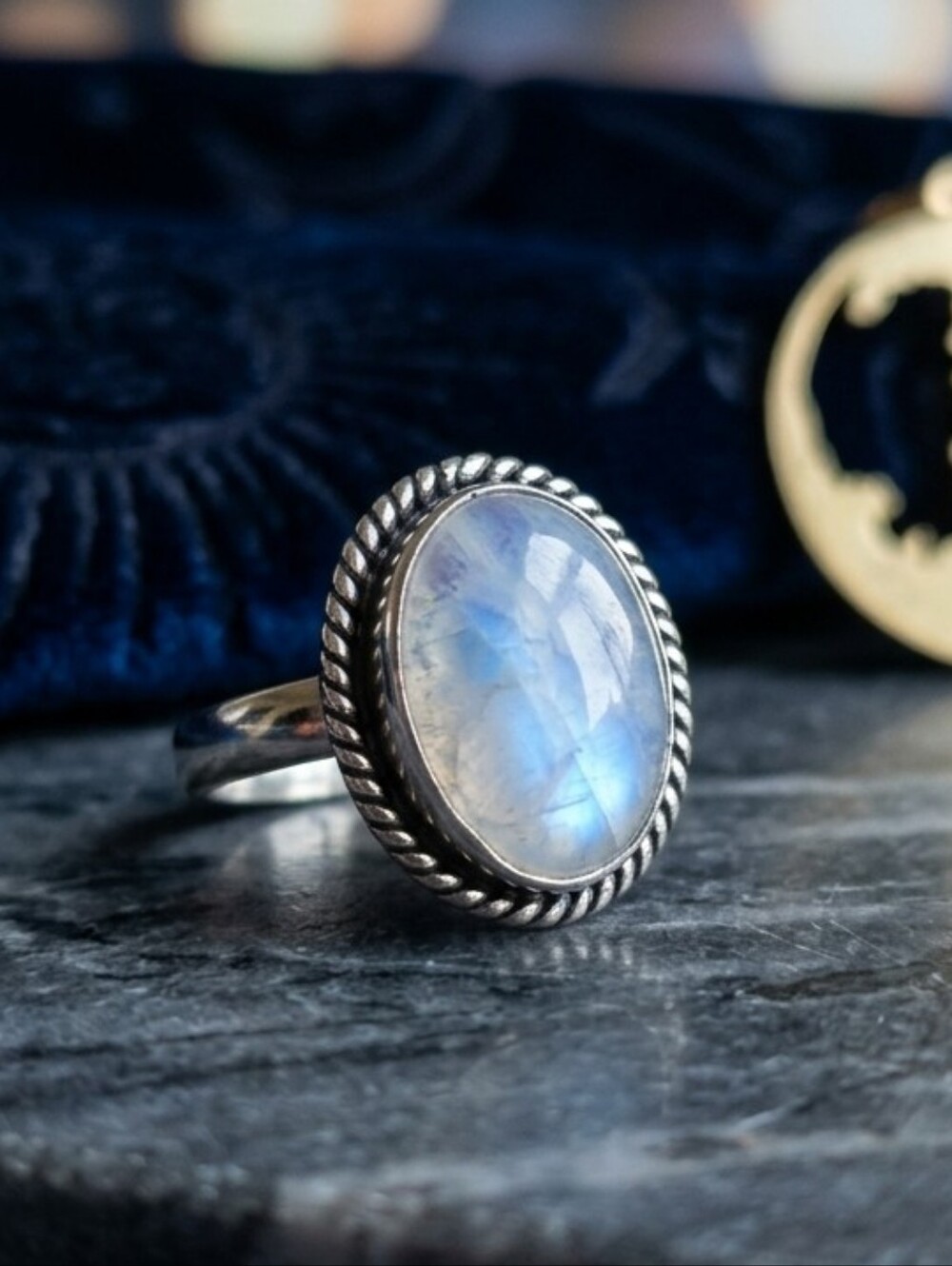 925 Sterling Silver Genuine Moonstone Oval Ring Blue Flash Boho Statement Sz 8